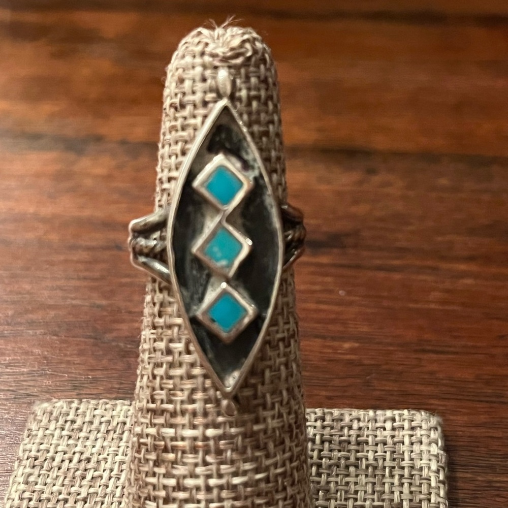 Native American vintage detailed sterling silver w/ turquoise – gently loved! 💕 - Picture 3 of 8